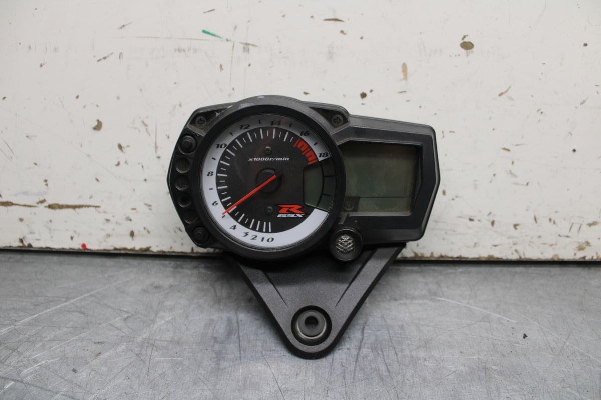 06-07 SUZUKI GSXR 600 SPEEDO TACH GAUGES CLUSTER SPEEDOMETER TACHOMETER BB243