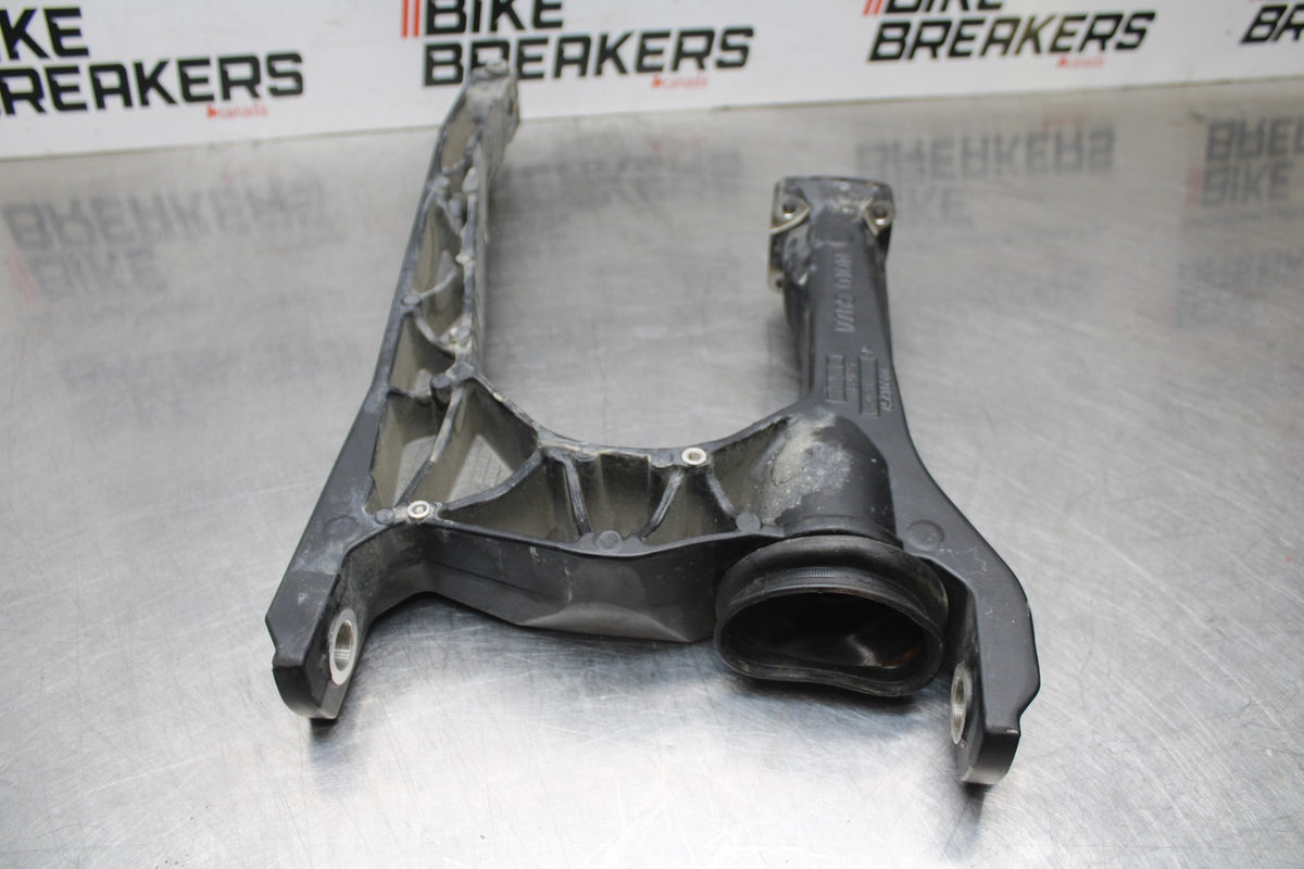 19 MOTO GUZZI V7 III REAR SWINGARM BACK SUSPENSION SWING ARM BB831