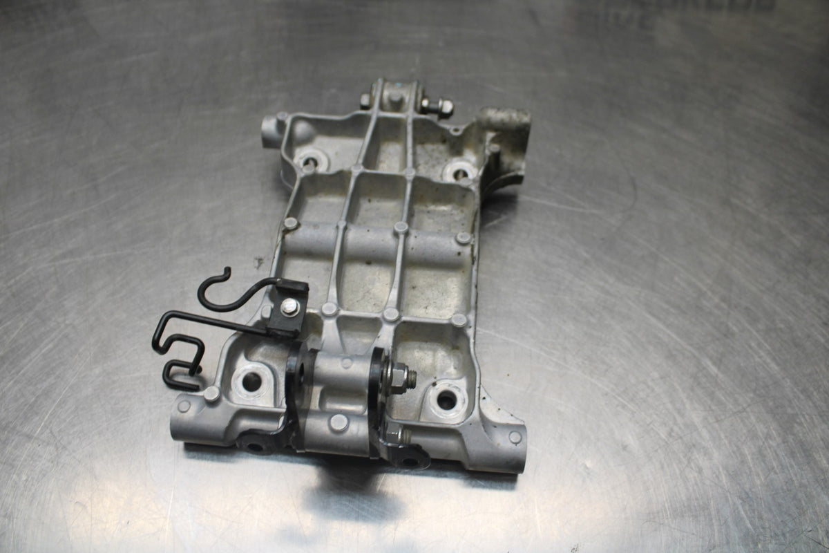 18-26 KAWASAKI Z400 ENGINE MOUNT MOTOR BRACKET BB852