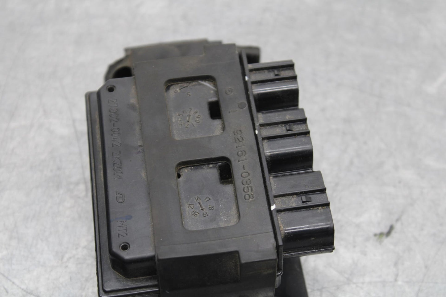 19-22 KAWASAKI Z400 RELAY ASSEMBLY BOX BB586