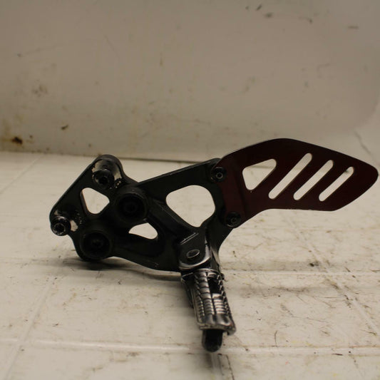 06-07 SUZUKI GSXR600 LEFT REARSET REAR SET DRIVER FOOT PEG BRACKET MOUNT BB15