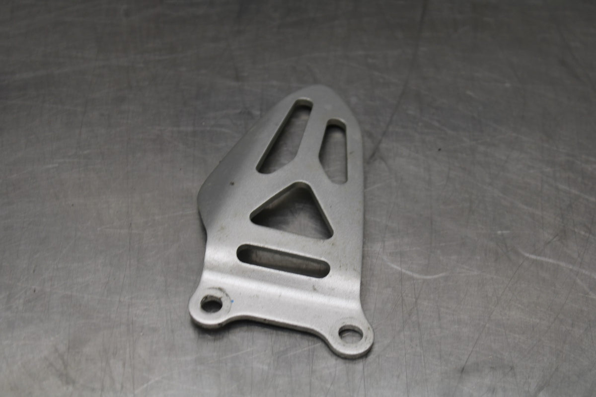 11-24 SUZUKI GSXR750 RIGHT REARSET REAR SET HEEL GUARD COVER BB810