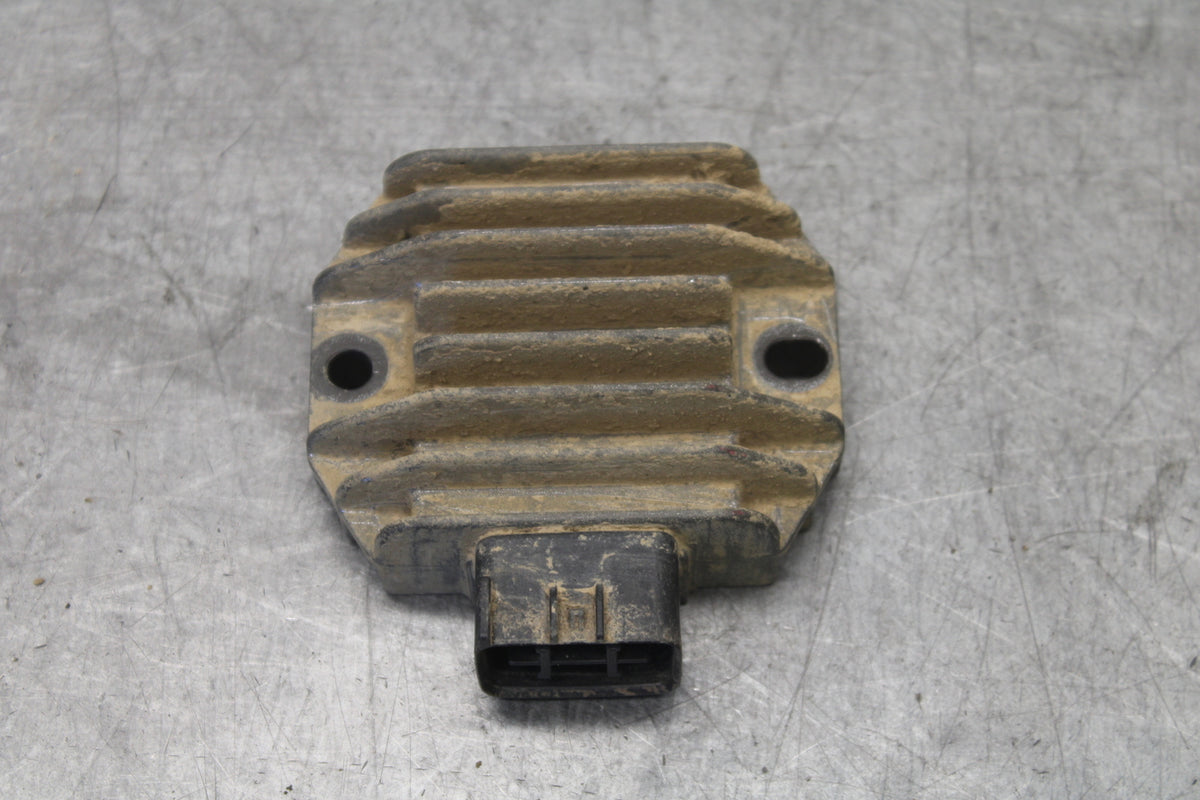 2004 Yamaha Raptor 660R YFM660R RECTIFIER VOLTAGE REGULATOR BB695