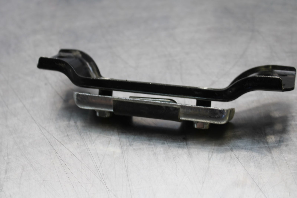 24-25 KAWASAKI NINJA ZX4R GAS TANK FUEL PETROL RESERVOIR BRACKET MOUNT  BB174