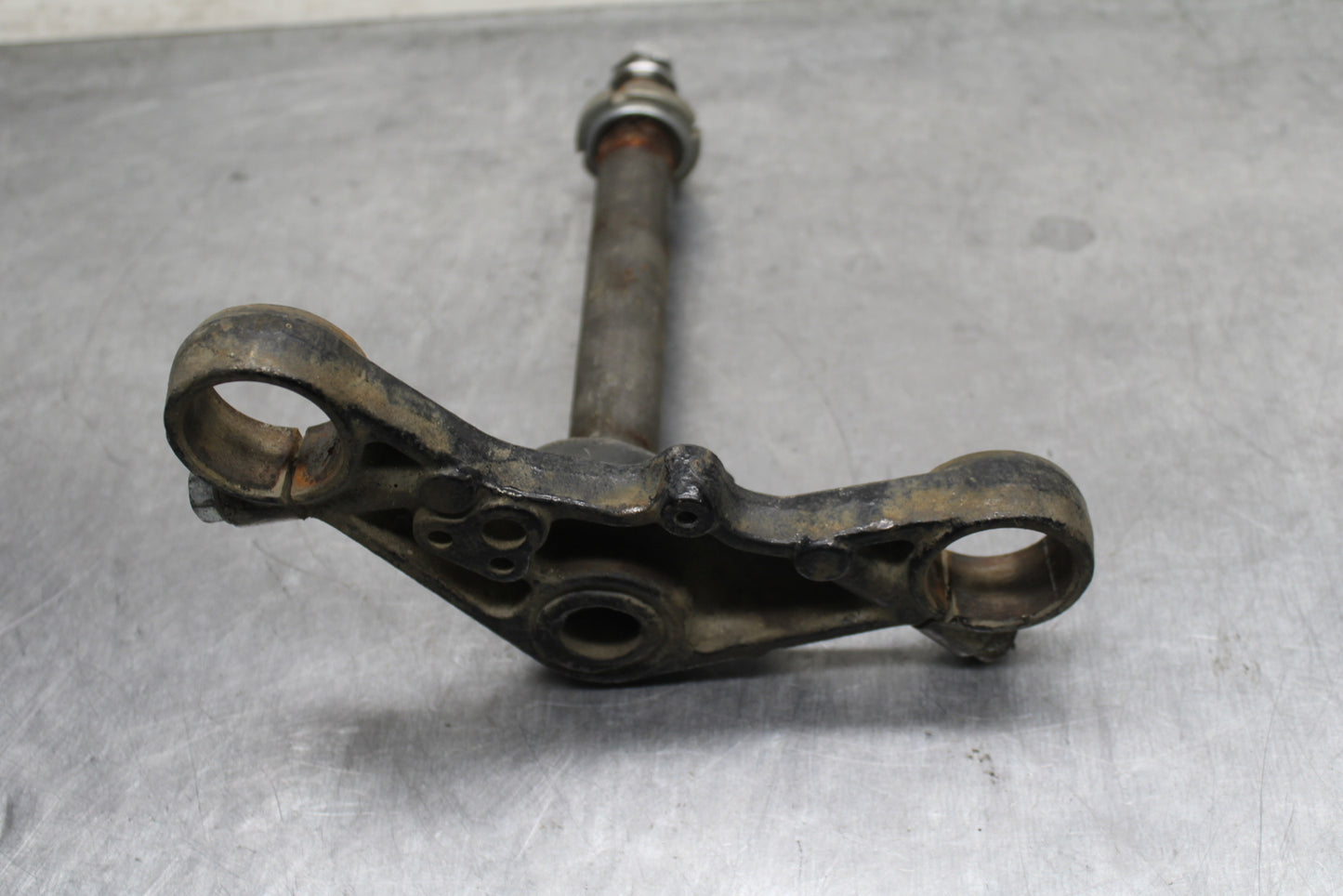 78 SUZUKI GS550E FRONT FORKS CLAMP LOWER TRIPLE TREE STEM BB133