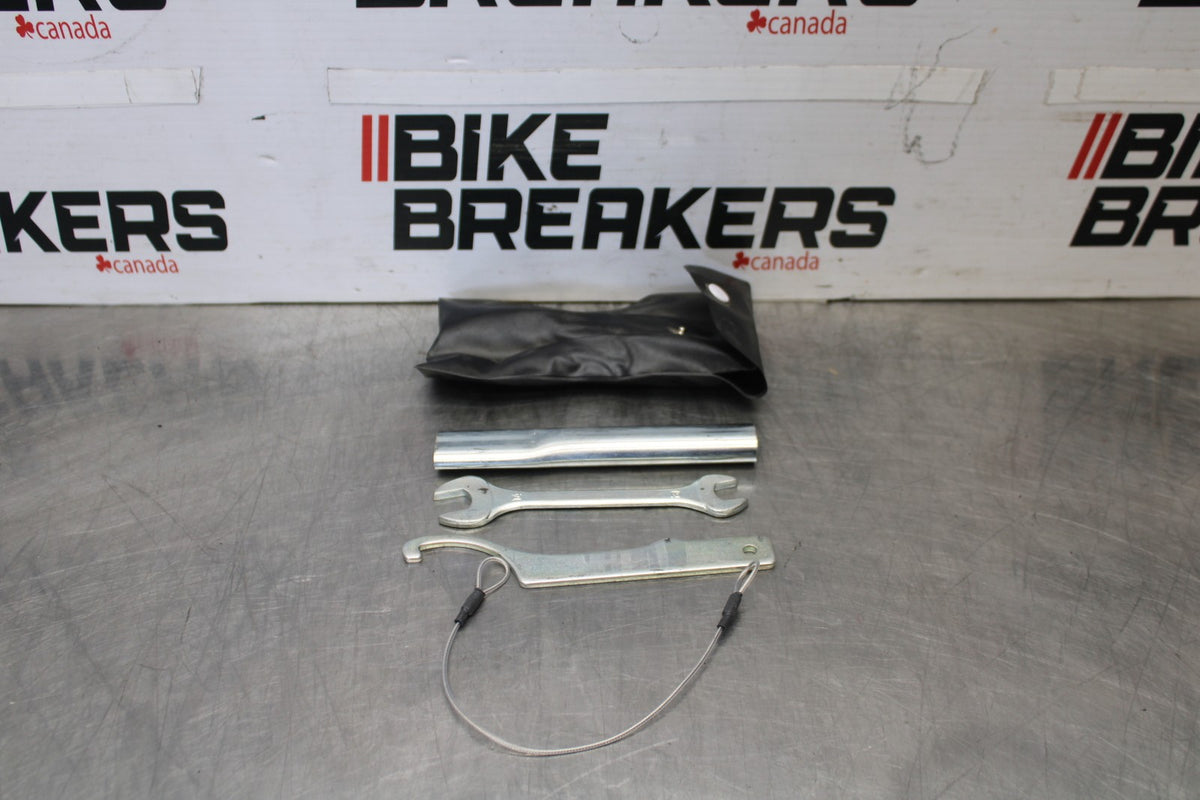 15-17 YAMAHA FJ09 STOCK TOOLS OEM TOOL BAG KIT SET BB906