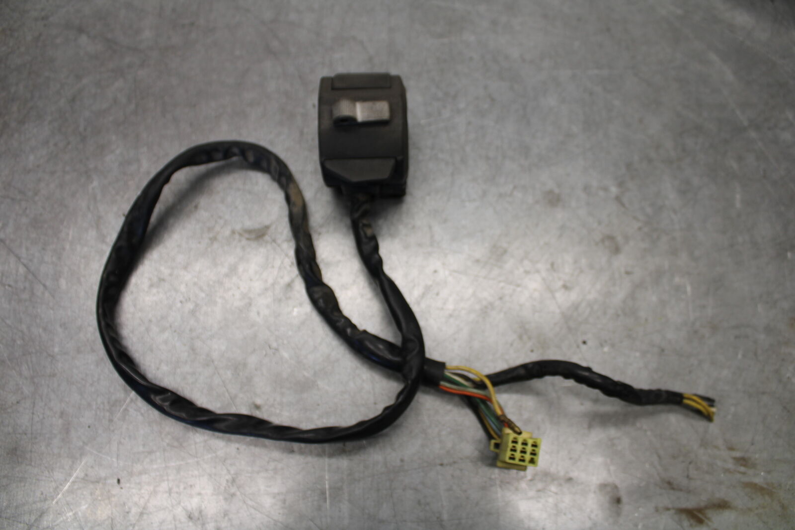 85-86 SUZUKI MADURA 1200 LEFT CLIP ON HANDLE HORN SIGNALS SWITCH SWITCHES  BB691