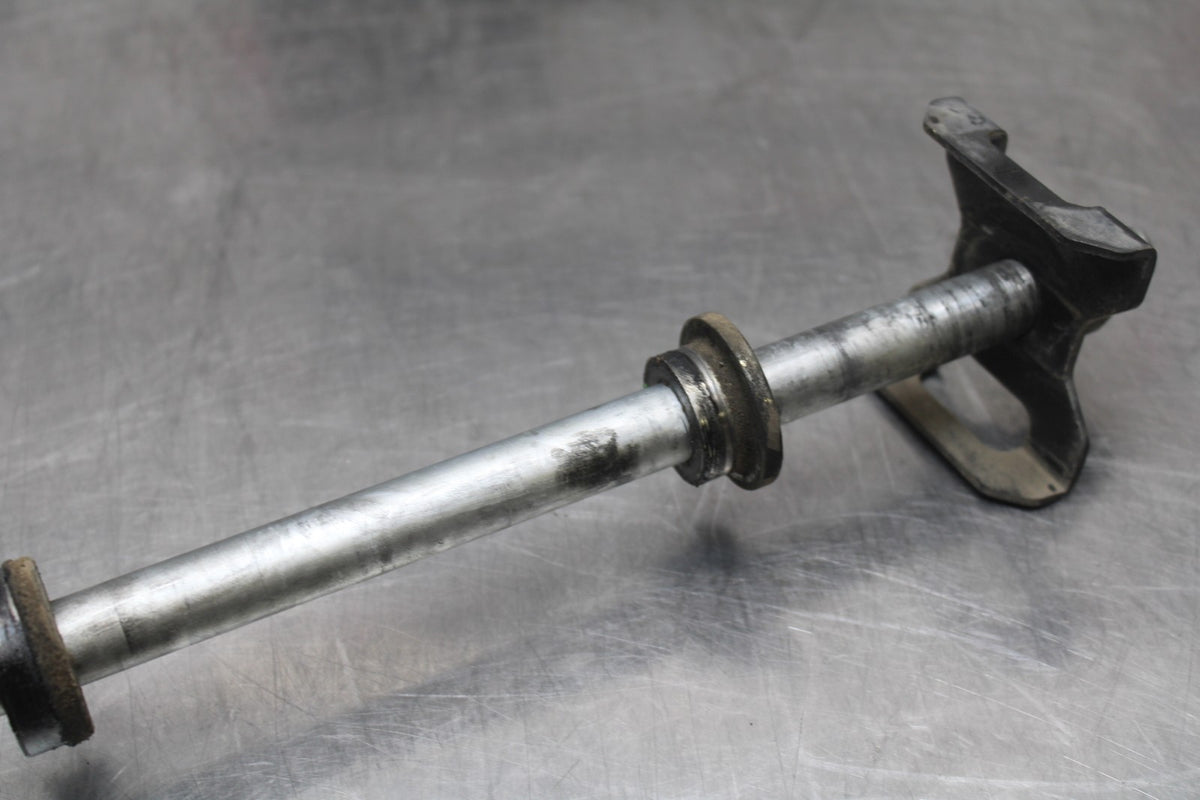 09 KAWASAKI NINJA 250R REAR AXLE BACK WHEEL RIM PIVOT BOLT AXEL BB824