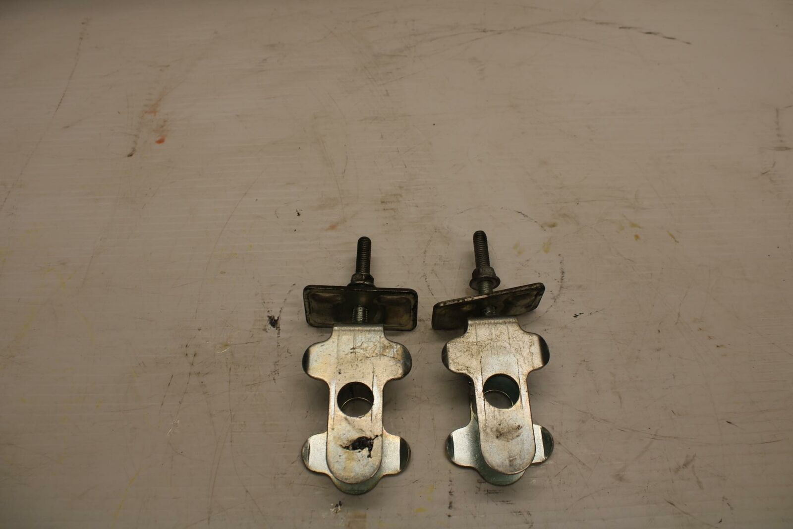 04-09 SUZUKI GS500F SWINGARM CHAIN TENSIONER ADJUSTMENT BRACKETS  BB278