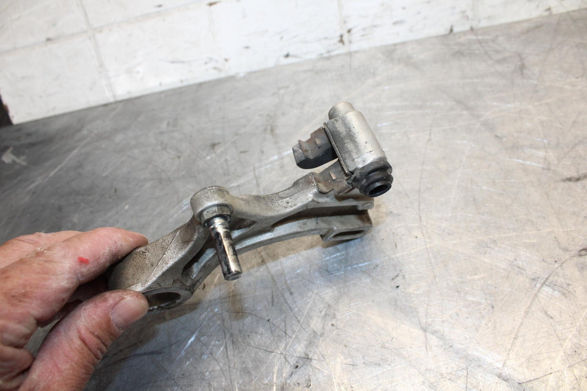 2011 Honda CBR600RR REAR BRAKE CALIPER HANGER BACK MOUNTING BRACKET BB520