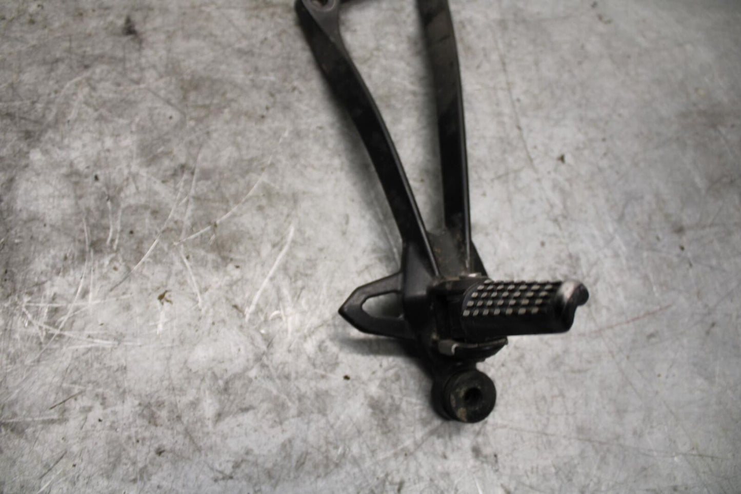 09-12 KAWASAKI NINJA ZX6R RIGHT REAR BACK PASSENGER PEG bb544