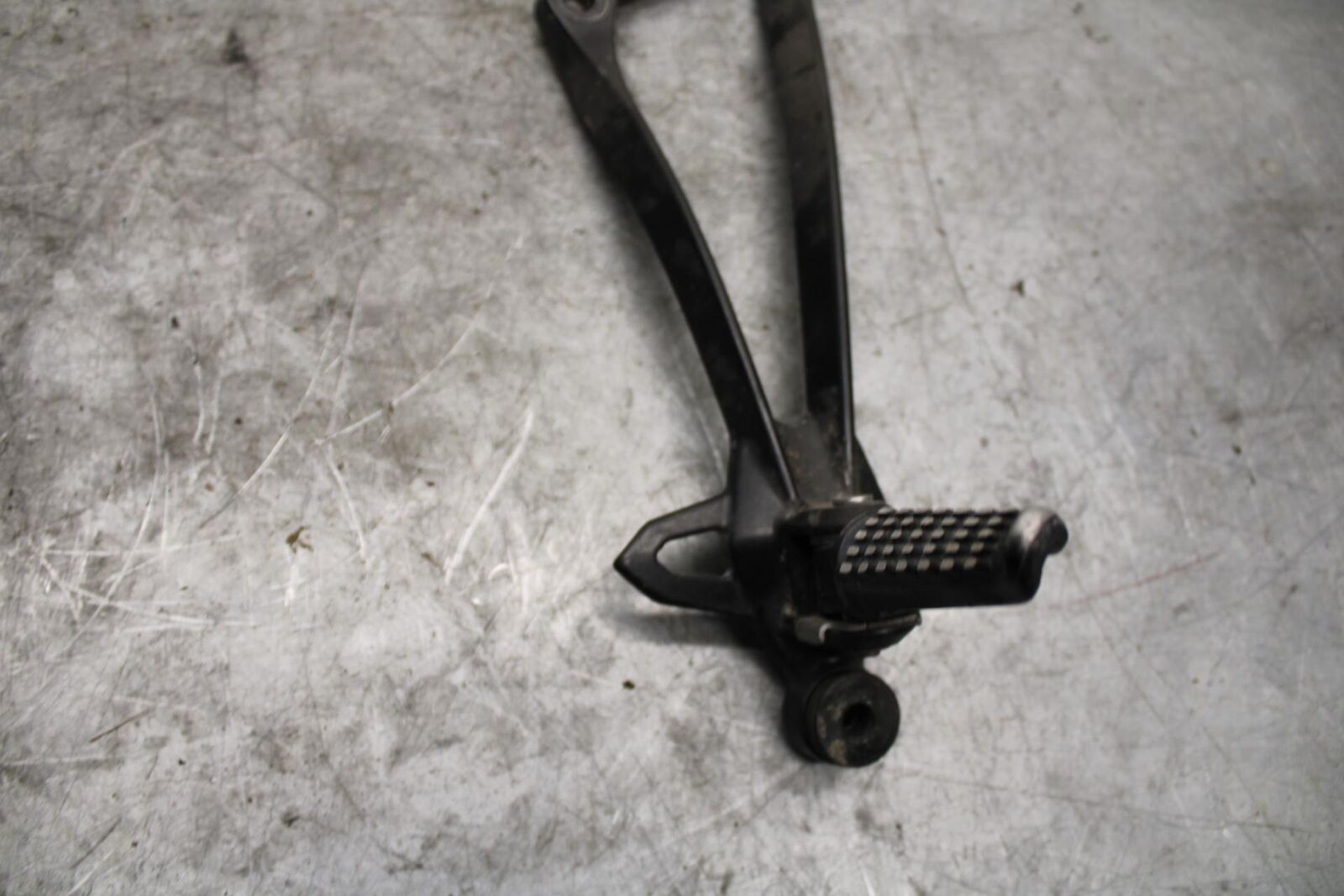 09-12 KAWASAKI NINJA ZX6R RIGHT REAR BACK PASSENGER PEG bb544