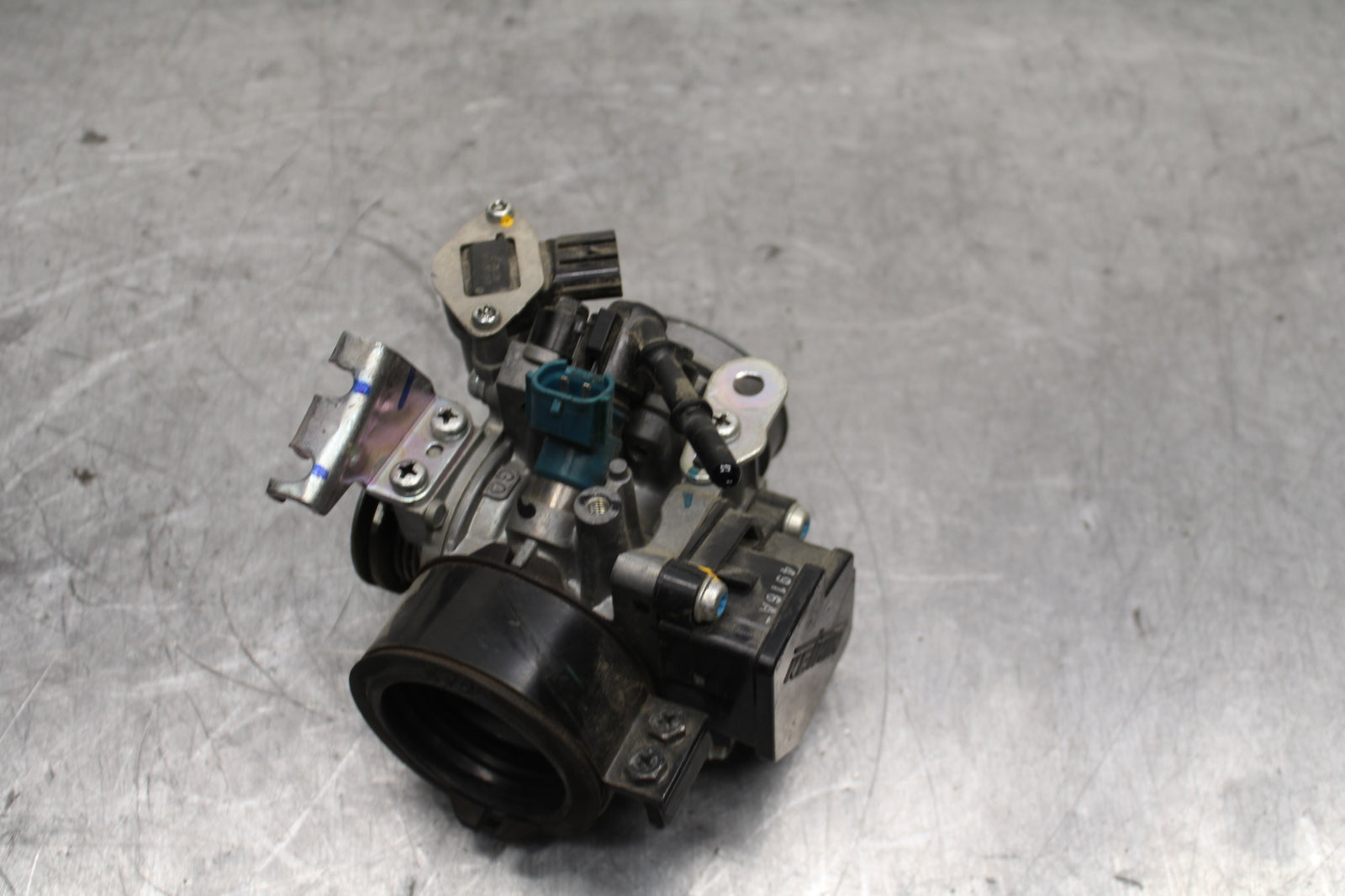 15-16 HONDA CB300F MAIN FUEL INJECTORS / THROTTLE BODIES BB740