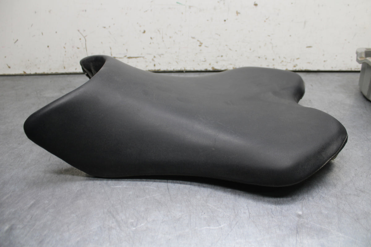 07-08 YAMAHA YZF R1 FRONT DRIVERS SEAT PAD SADDLE PILLION BB724