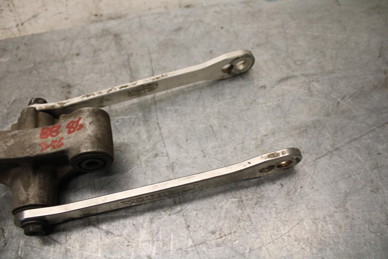 2009 Kawasaki Ninja ZX6R VORTEX DOGBONE SHOCK LINKAGE LINK 39007-0006 BB44