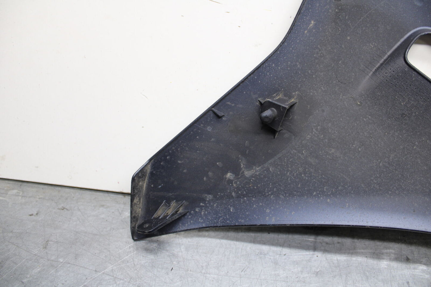 22-23 YAMAHA YZF R7 LEFT LOWER BOTTOM BELLY SIDE FAIRING COWL BB583