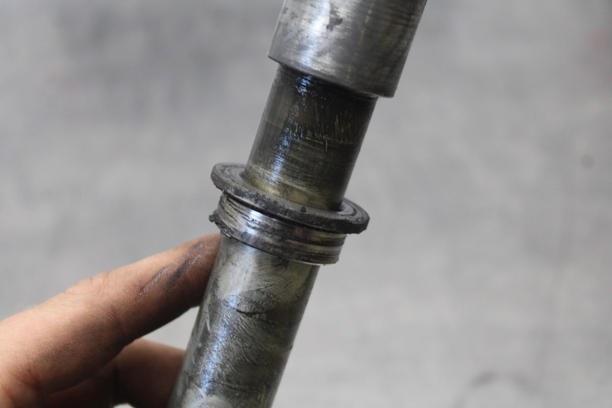 08 KAWASAKI NINJA ZX10R FRONT WHEEL RIM AXLE PIVOT BOLT BB902