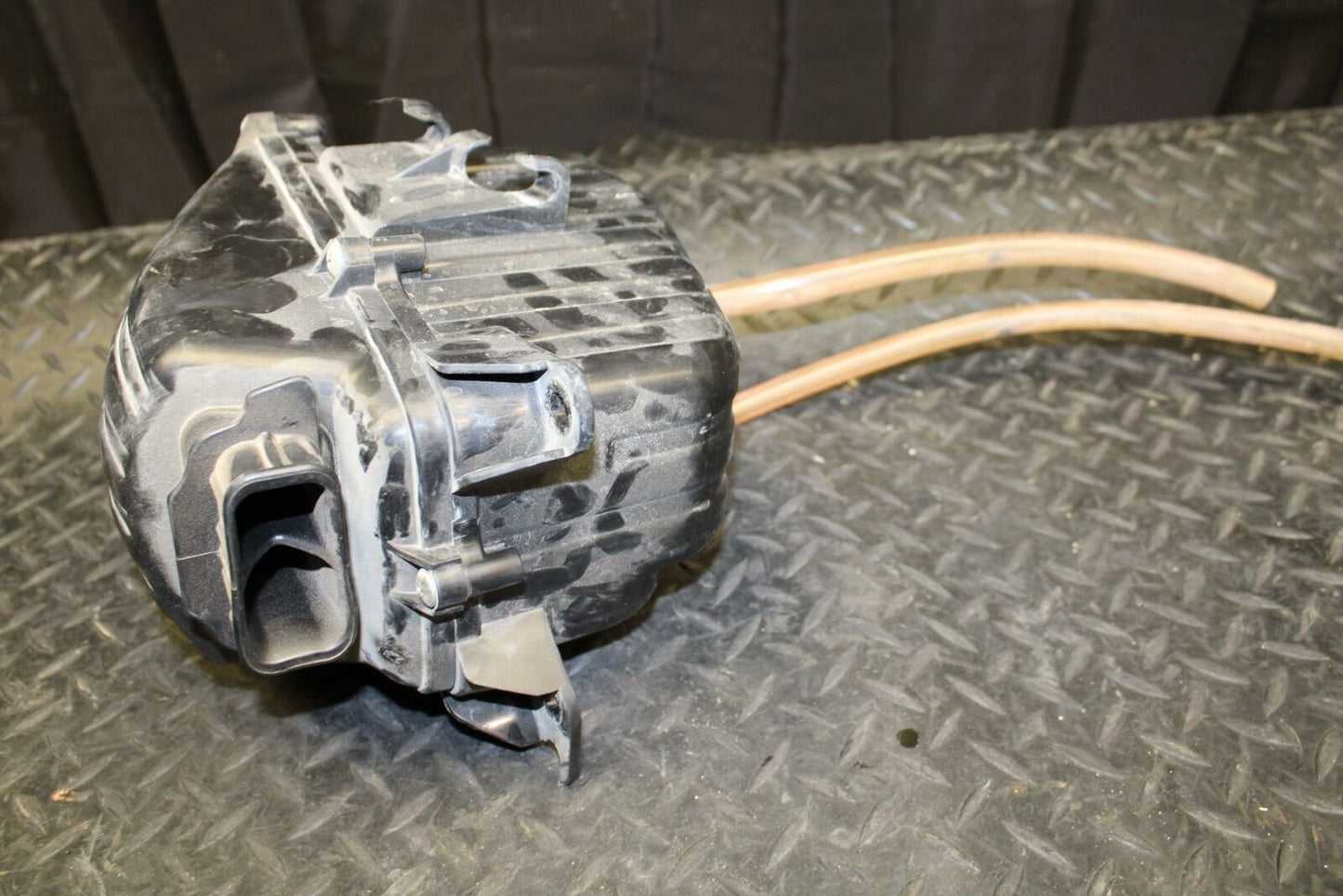 08 HONDA CBR125R AIRBOX AIR INTAKE FILTER BOX bb180