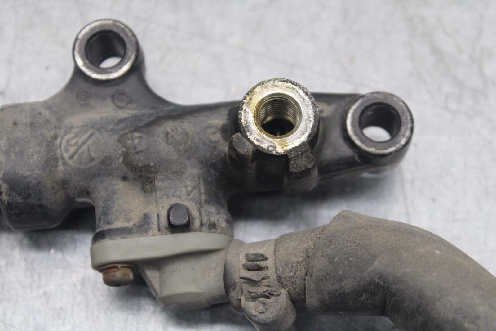 1988 Yamaha FZ600 RIGHT REARSET REAR SET DRIVER FOOT PEG REST STOP BB601