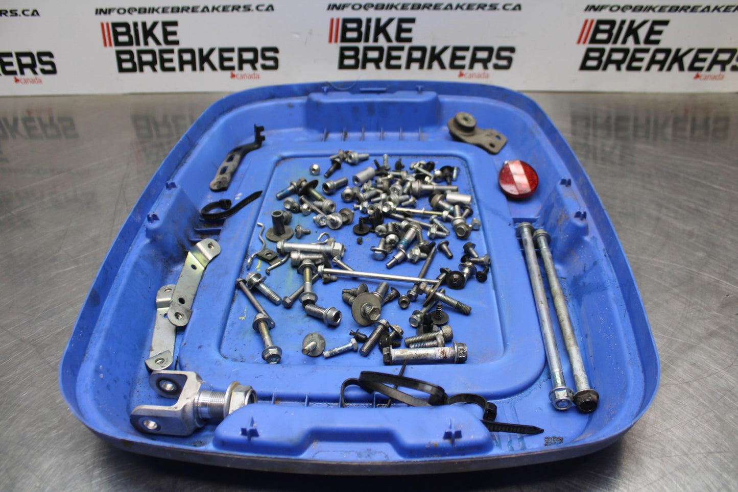 06-07 SUZUKI GSXR 600 MOUNTING BOLTS HARDWARE MOTOR SCREWS BB178