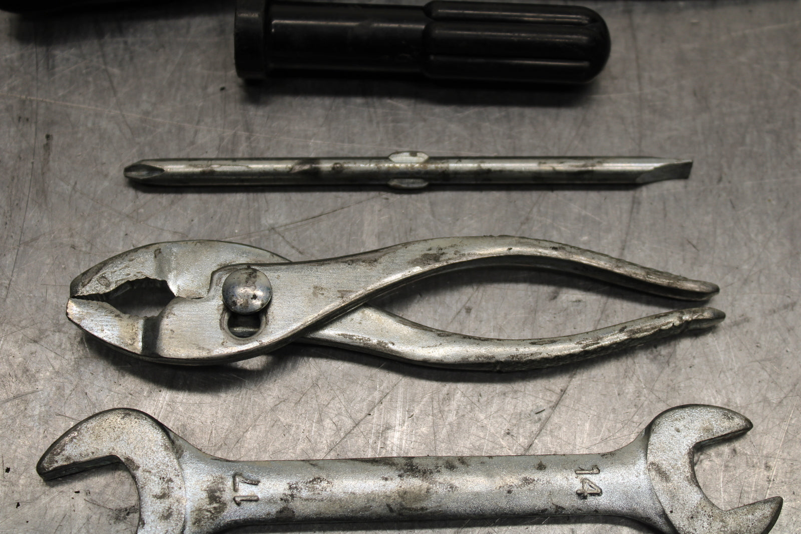08-10 SUZUKI GSXR 600 STOCK TOOLS OEM TOOL BAG KIT SET BB130