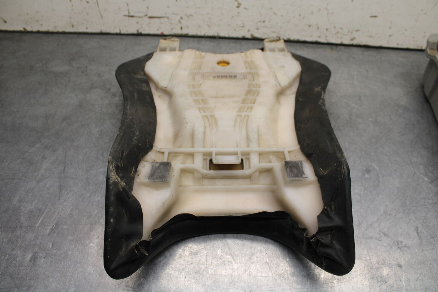 07-08 YAMAHA YZF R1 FRONT DRIVERS SEAT PAD SADDLE PILLION BB724