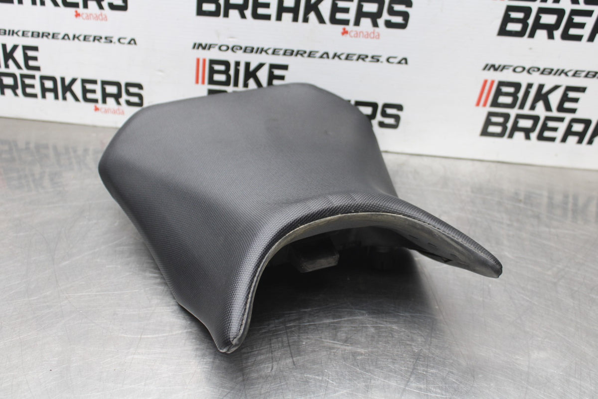18 HONDA CB500F FRONT DRIVERS SEAT PAD SADDLE PILLION BB861