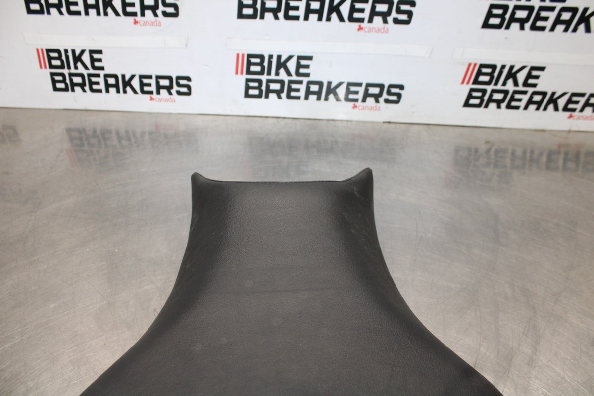 24-25 KAWASAKI NINJA 500 ABS FRONT DRIVERS SEAT PAD SADDLE PILLION BB899