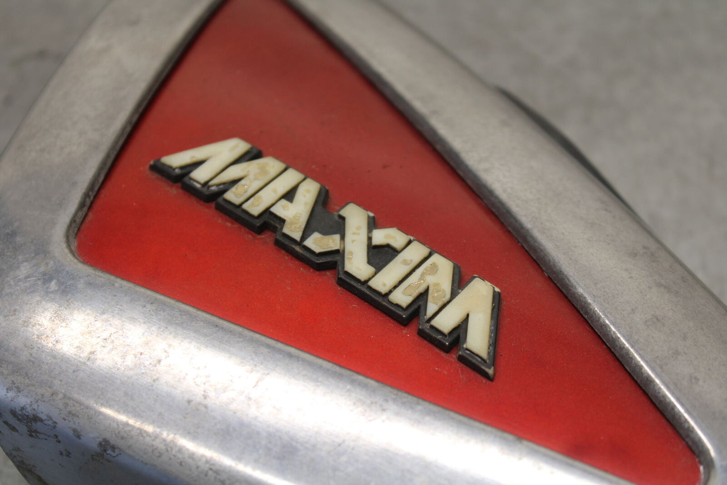 82-83 YAMAHA MAXIM 750 LEFT FRAME COVER COWL BB671