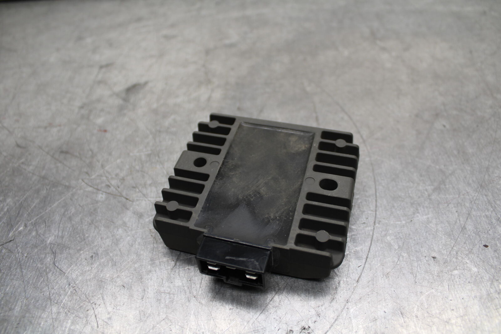 19-24 YAMAHA R3 RECTIFIER VOLTAGE REGULATOR BB736