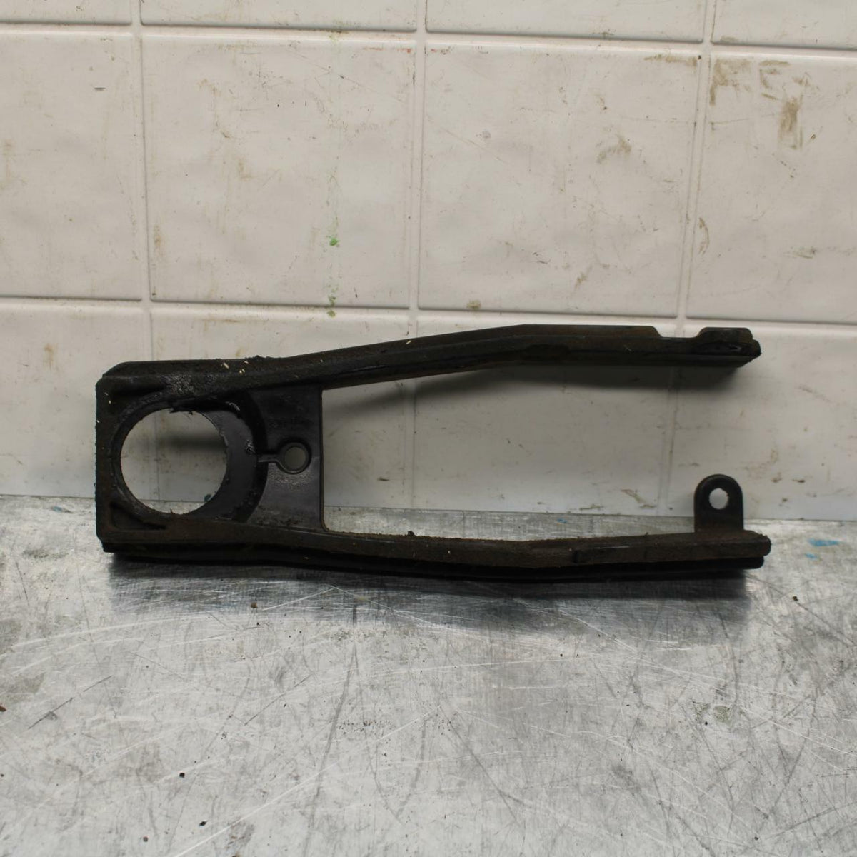 15-21 SUZUKI GSXR600 SWINGARM CHAIN BUFFER SLIDER GUIDE BB418