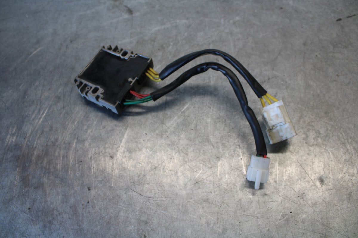 03-04 HONDA CBR600RR RECTIFIER VOLTAGE REGULATOR 31600-MEE-003 BB661