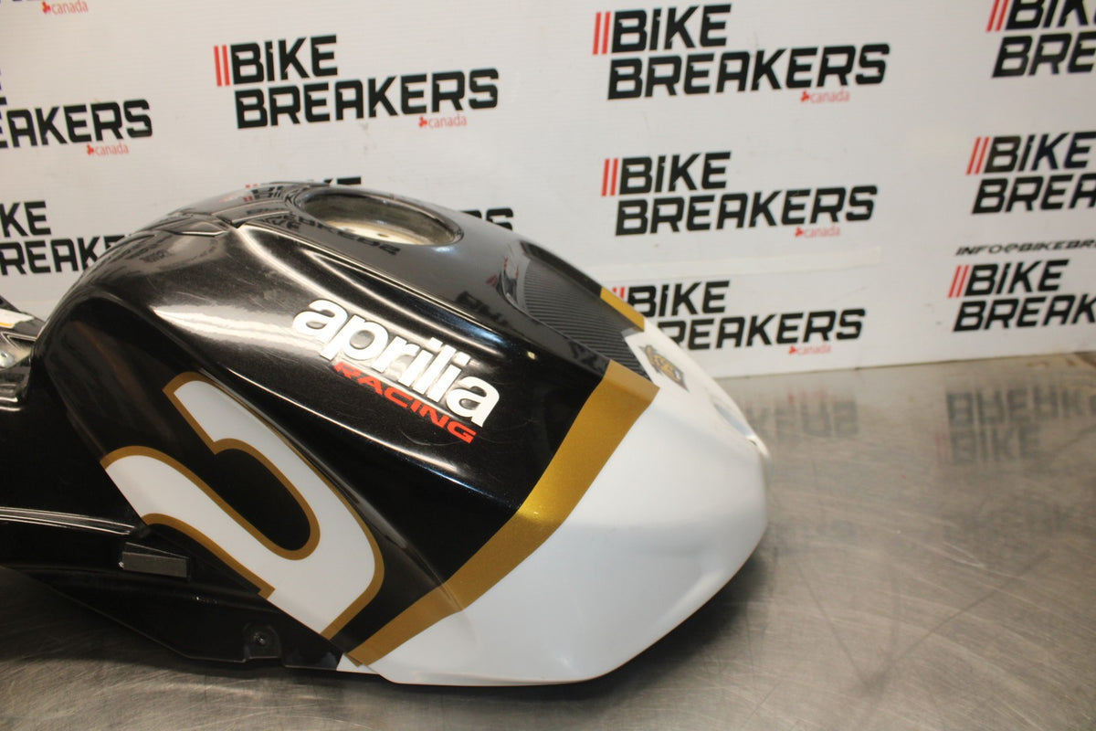 24 APRILIA TUONO V4 1100 FACTORY ABS GAS TANK FUEL CELL PETROL RESERVOIR BB887