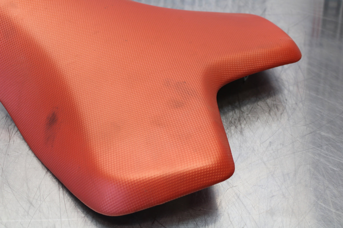 07 KAWASAKI Z1000 FRONT DRIVERS SEAT PAD SADDLE PILLION BB148