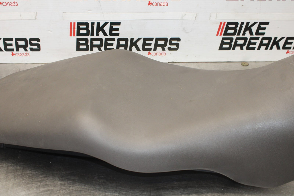 05 DUCATI SUPERSPORT 800 FRONT REAR SEAT SADDLE BB913