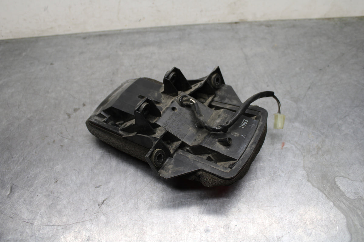 03 SUZUKI SV650S REAR TAIL TAILLIGHT BACK BRAKE LIGHT BB130