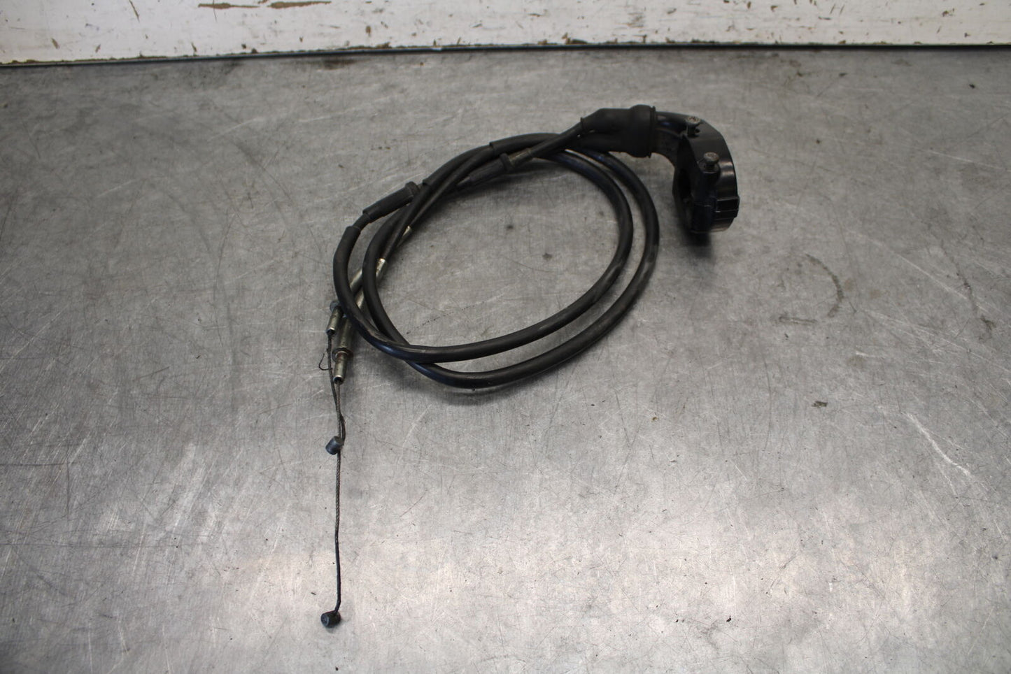 03-04 KAWASAKI NINJA ZX6RR THROTTLE CABLE LINE HOUSING GUIDE BB684