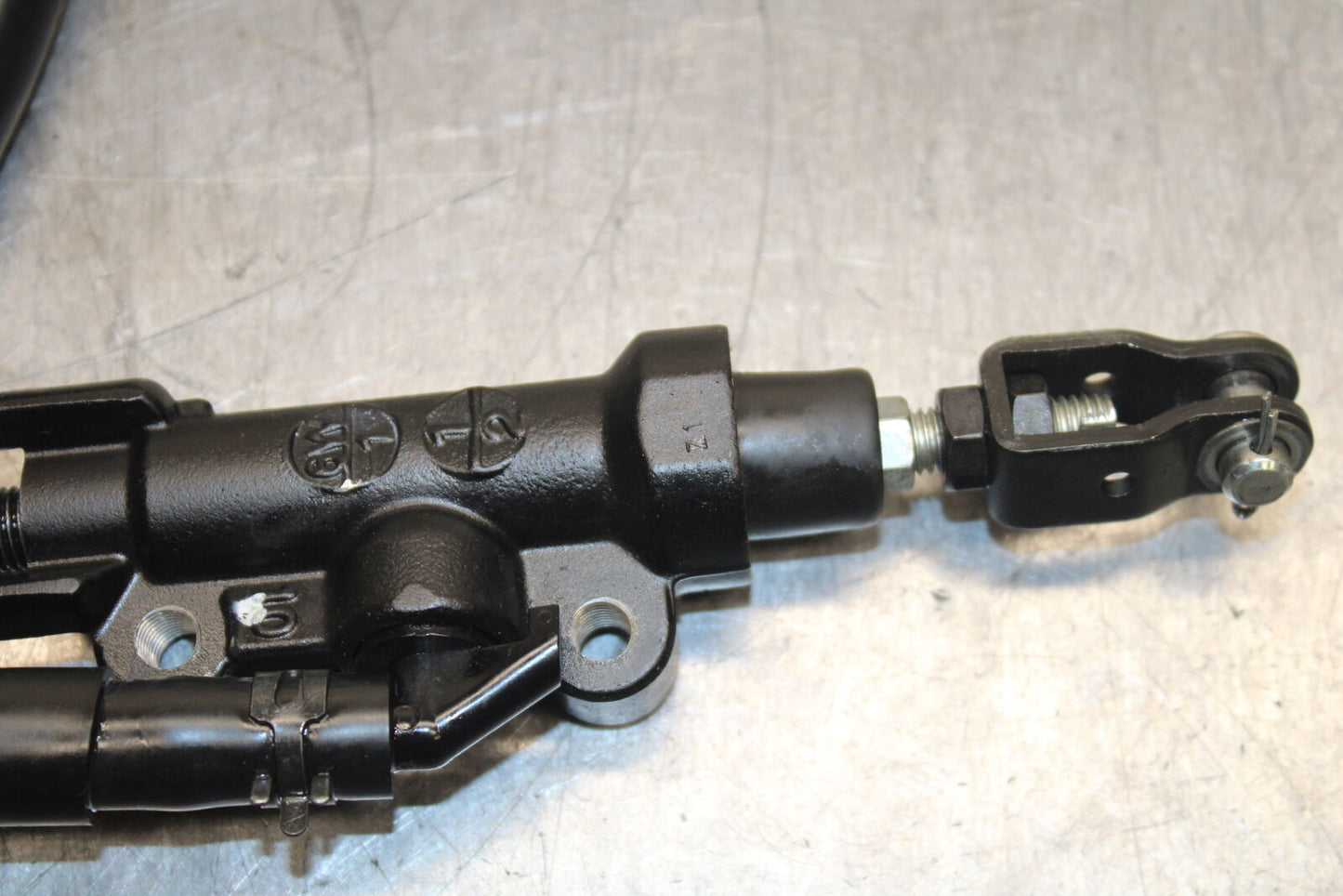 14-17 YAMAHA FZ09 REAR BACK BRAKE MASTER CYLINDER W RESERVOIR BB111