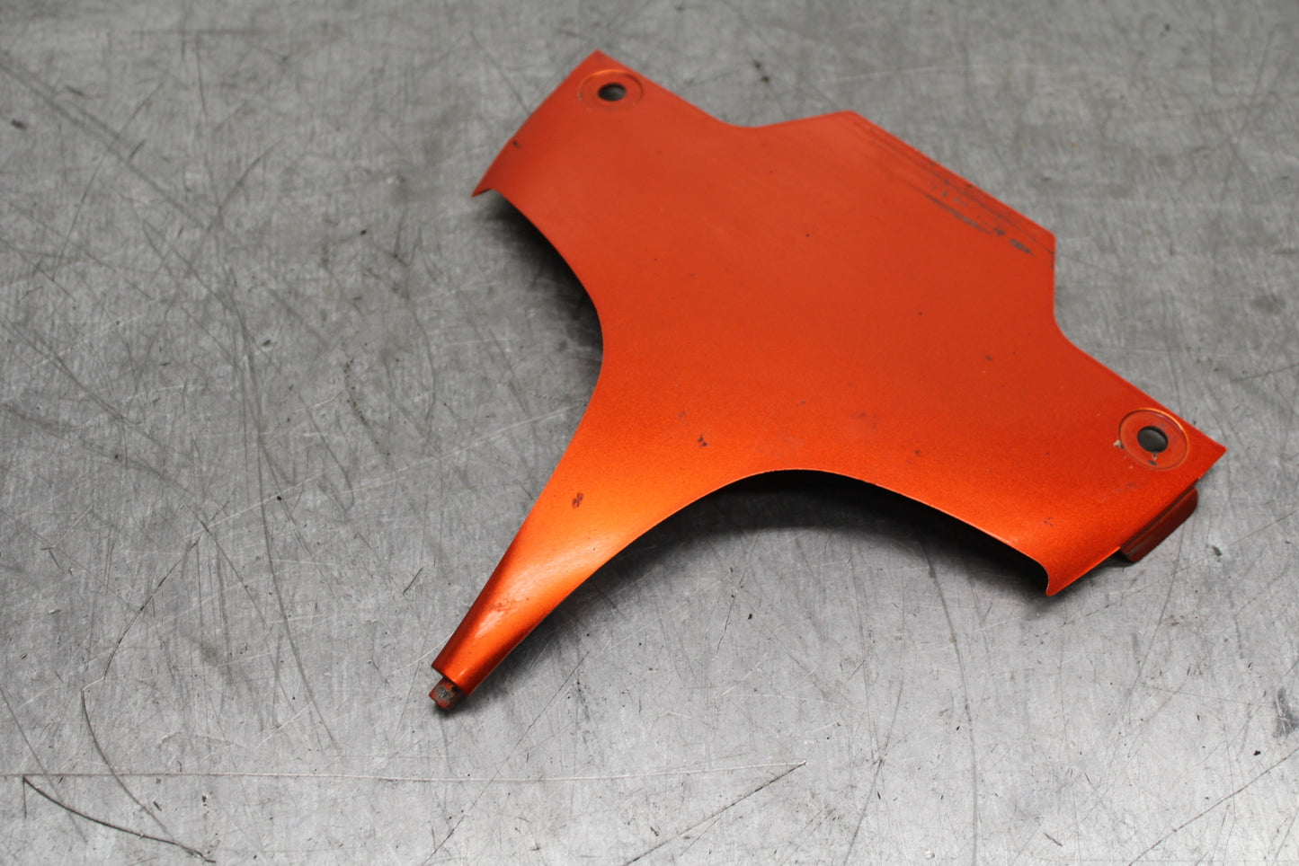 08-10 SUZUKI GSXR600 CENTER REAR BACK UNDER TAIL FAIRING COVER TRIM COWL BB92