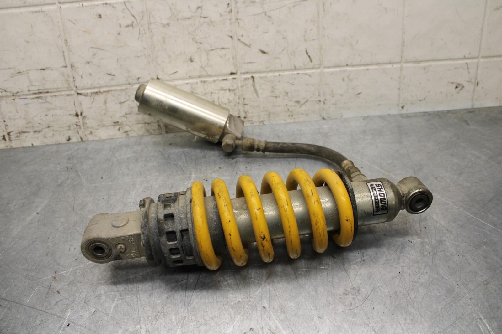 2006 Honda CBR600F4i REAR BACK SHOCK ABSORBER SUSPENSION 52400-MBW-E11 BB567