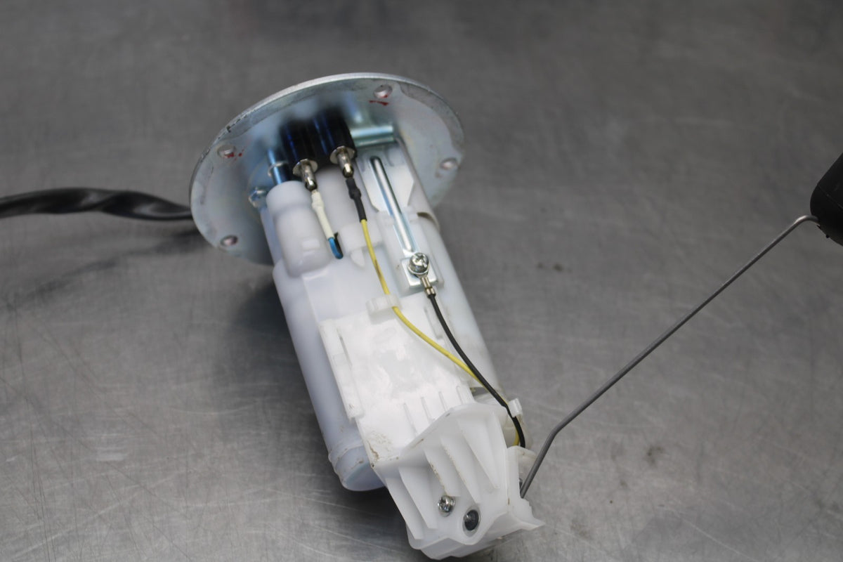 23-26 KAWASAKI NINJA ZX4RR FUEL PUMP GAS PETROL SENDER UNIT BB898