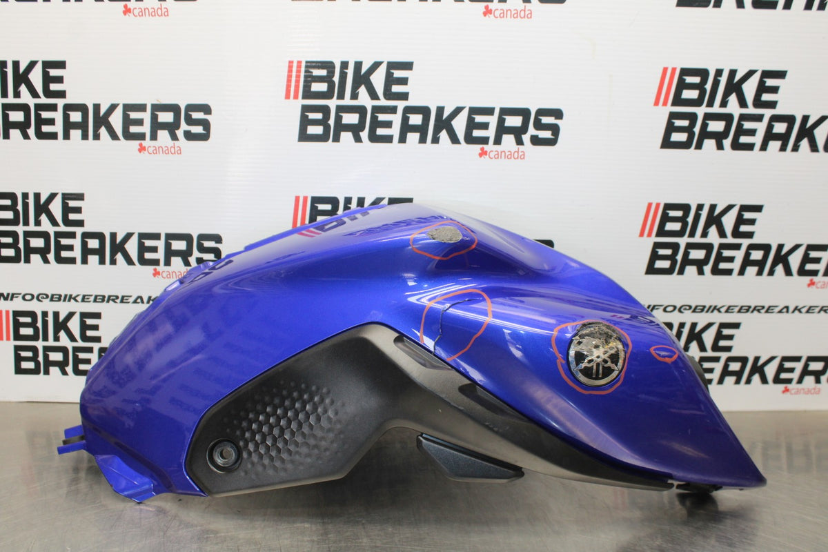 23-24 YAMAHA MT-07 RIGHT FRONT UPPER MID SIDE FAIRING COWL PLASTIC BB194