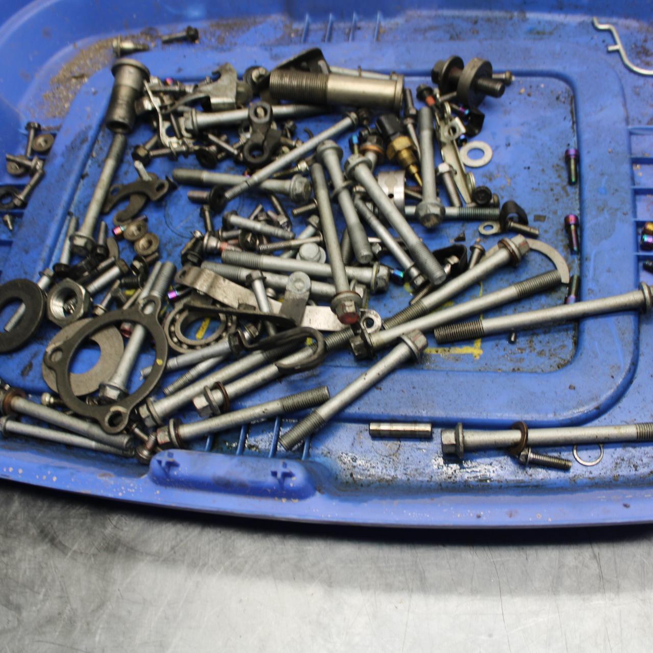 06-11 KAWASAKI  ZX-14R ENGINE LEFTOVER BOLTS HARDWARE MOTOR SCREWS BB478