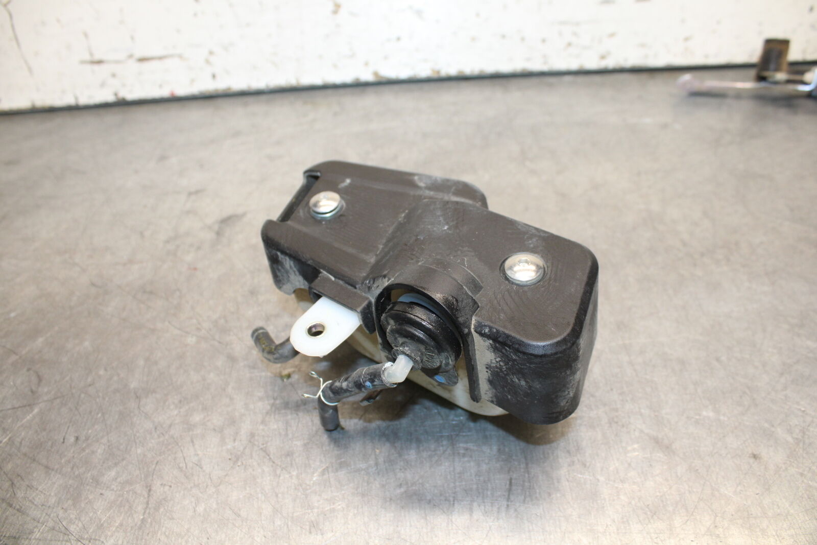 19-24 YAMAHA R3 COOLANT WATER TANK RESERVOIR BOTTLE BB736