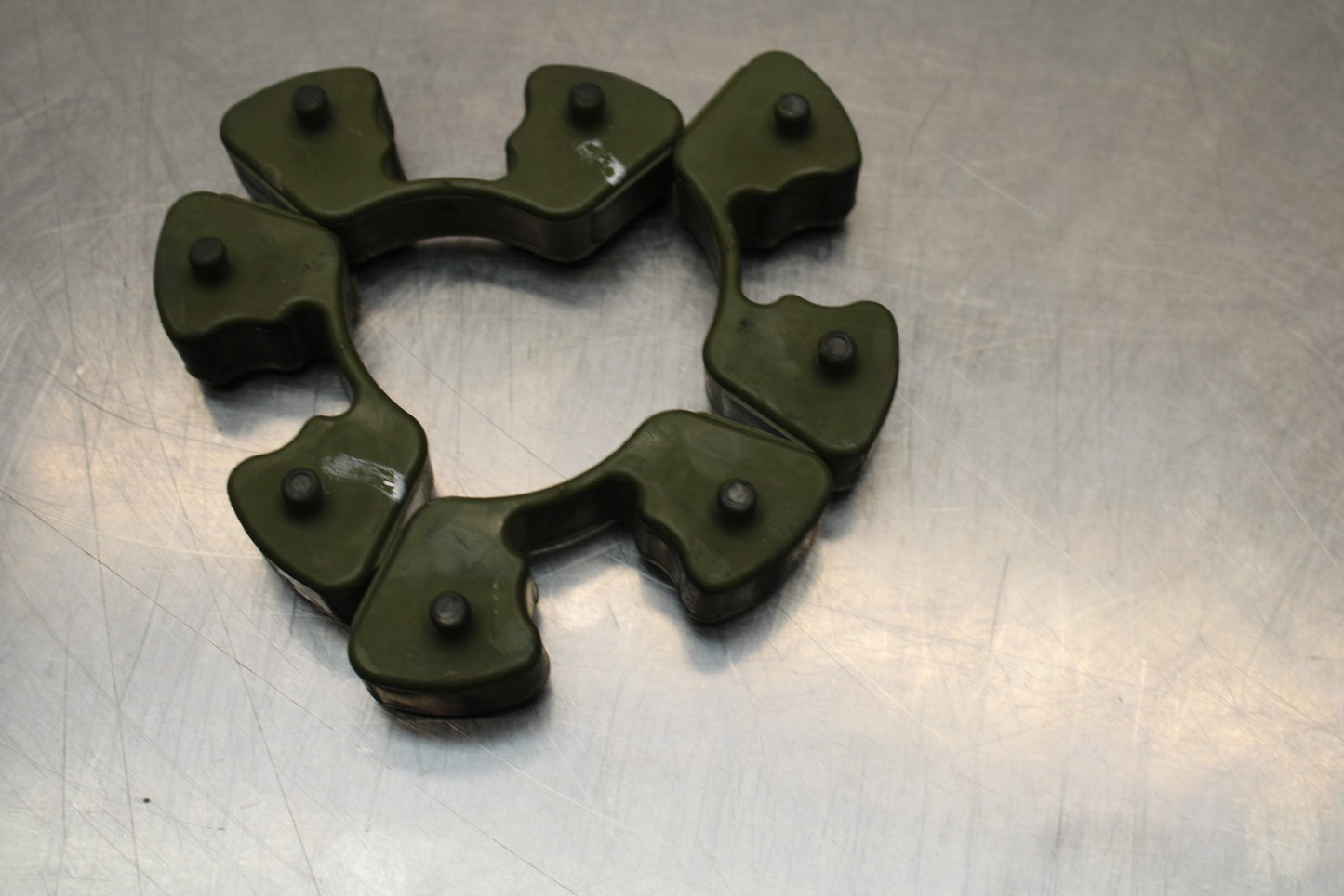 08 KAWASAKI VULCAN 900 REAR HUB & SHOCK DAMPERS CUSH ABSORBERS BB184