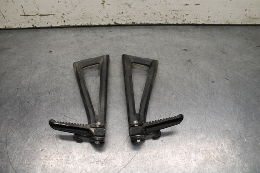 06-07 YAMAHA YZF R6 REAR BACK PASSENGER PEG SET PAIR BB742