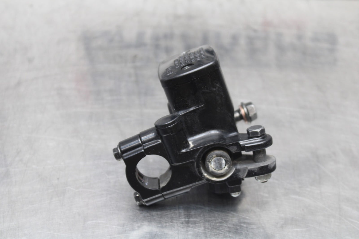 17-18 YAMAHA YZF R3 FRONT BRAKE MASTER CYLINDER BB788