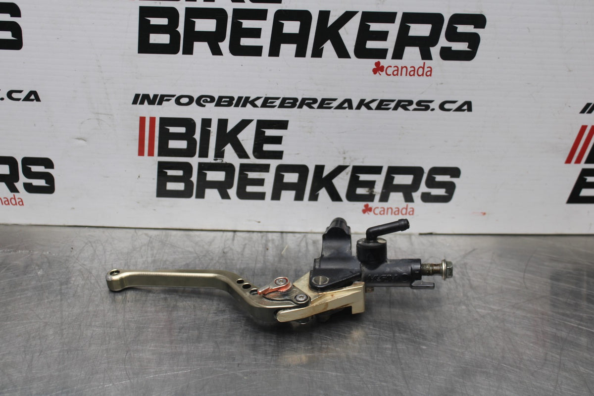 06 SUZUKI SV650S FRONT BRAKE MASTER CYLINDER w/ LEVER BB783