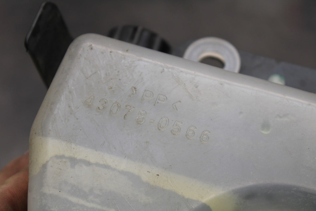 22 KAWASAKI NINJA 1000SX COOLANT WATER TANK RESERVOIR BOTTLE BB780