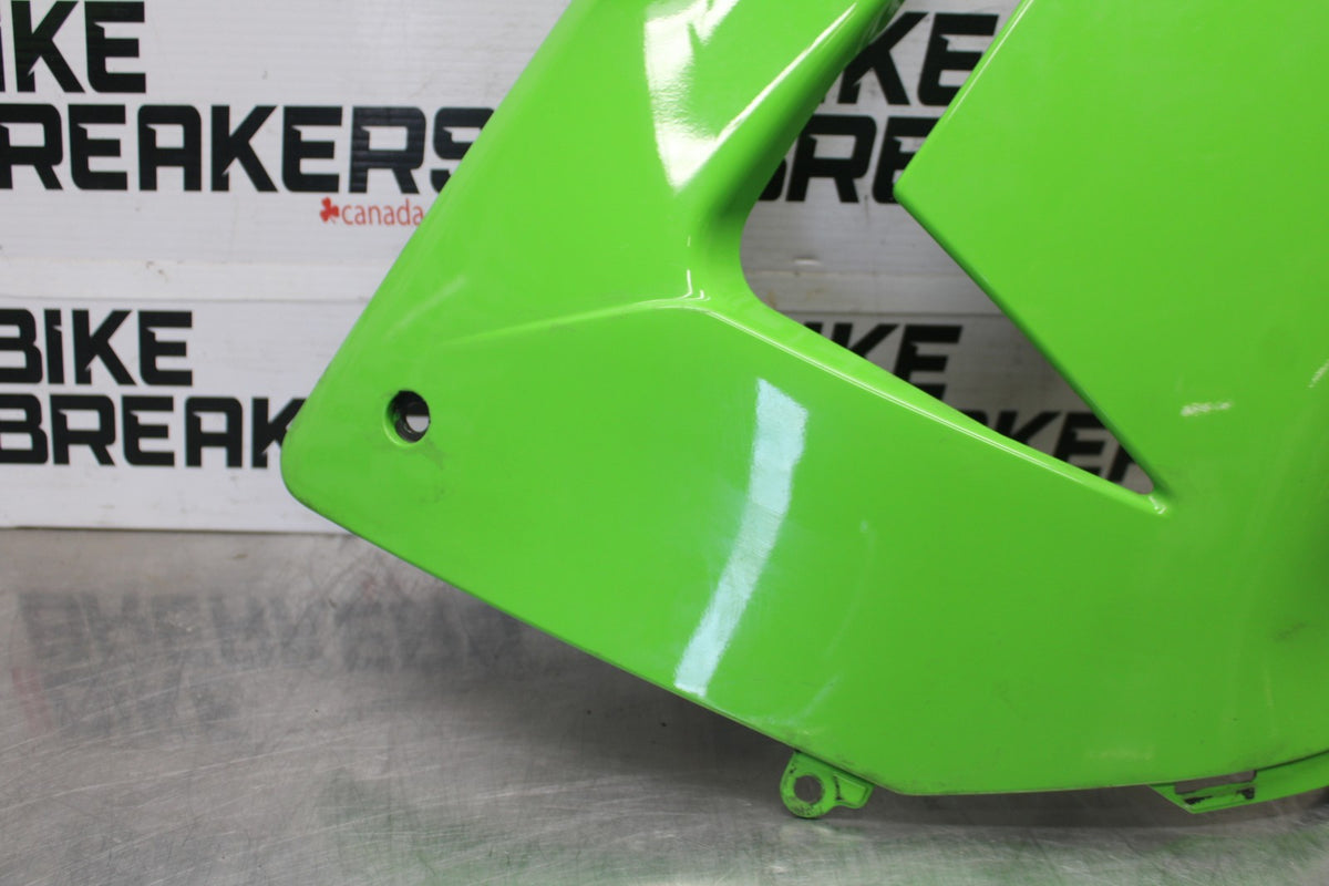 04-05 KAWASAKI NINJA ZX10R RIGHT MID UPPER SIDE FAIRING COWL PLASTIC BB931